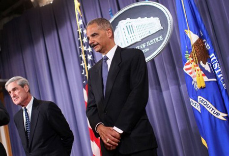 Attorney General Eric Holder (R) and FBI Director Robert Mueller (L) (AFP/Getty Images, Win Mcnamee)