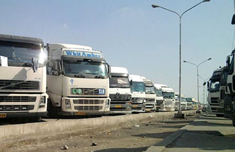 Tehran-Isfahan Highway Paralyzed by Striking Iranian Truckers