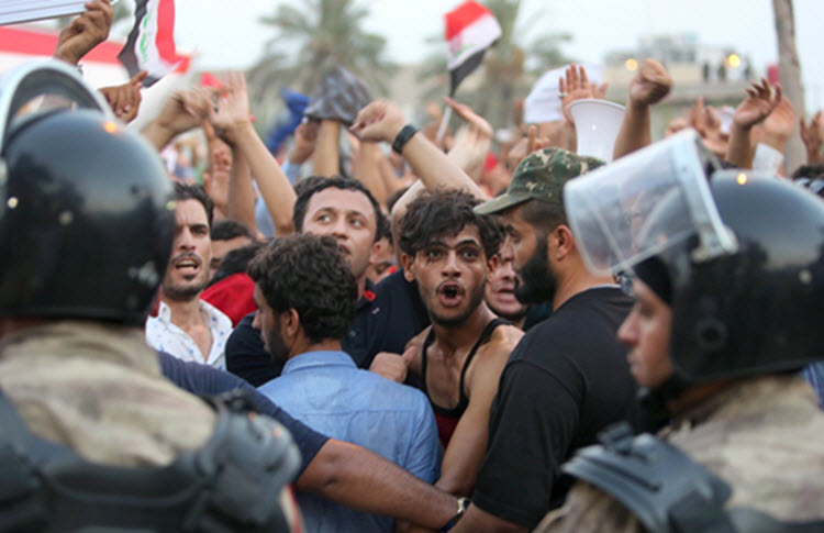 Mass-demonstrations-Basra-in-Iraq