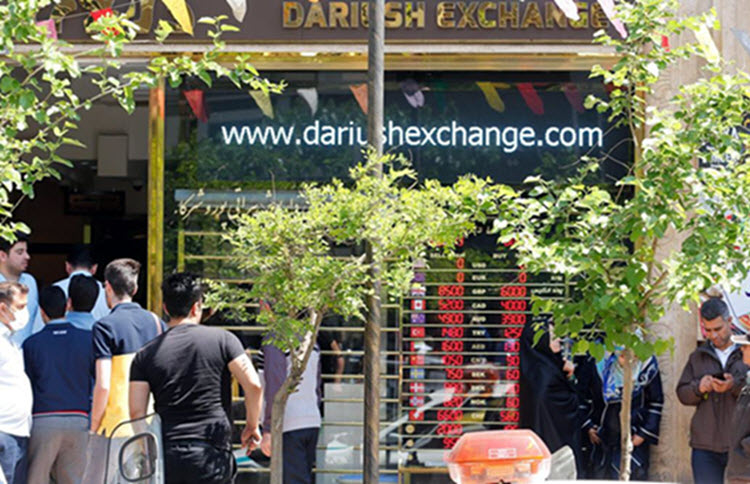 Iran economists say secondary forex market hurting the economy