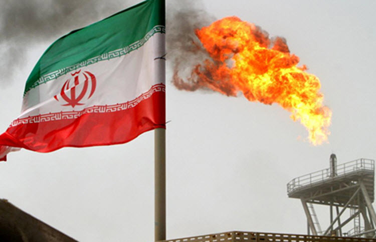 Oil refinery in Iran