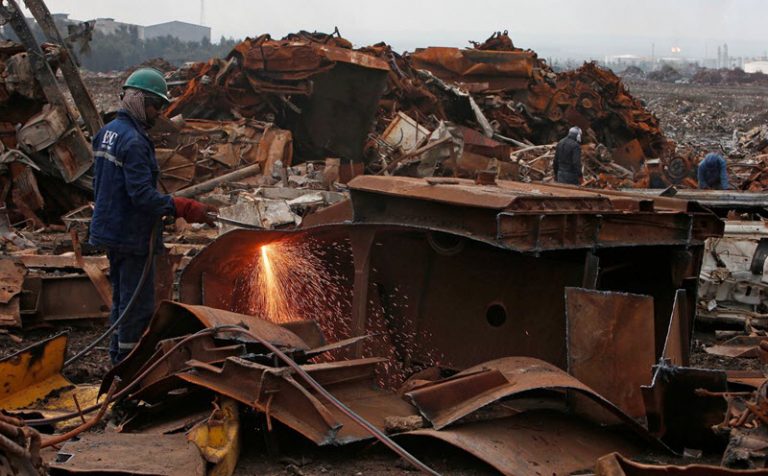 Iran-Backed Militia Profiting From Wartorn Iraq's Scrap Metal