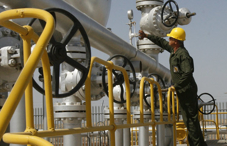 May Crude Exports of Iran Sharply Slide to 400,000 Bpd