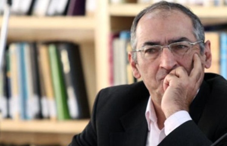 Sadegh Zibakalam, A supposedly “reformist” political analyst said in Iran said that the ‘regime’ is at complete political dead end because the Iranian people “no longer cared about reformists and principlists”.