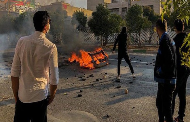 Iranian youth in Novemeber protests 2019