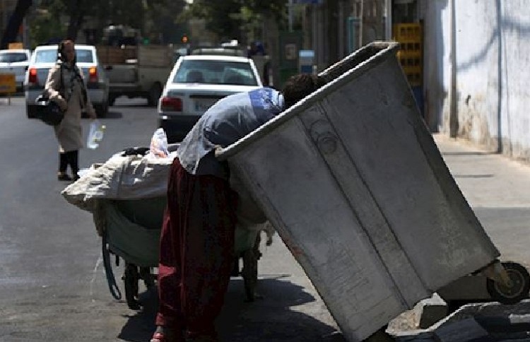 Iran's children garbage collectors