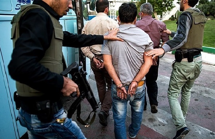Iran seals shut 147 shops, arrests 3 people for eating in Ramadan