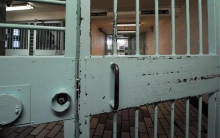 Ayatollahs' Pardoning of Political Prisoners Is a Ruse