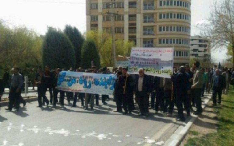 Farmers of Isfahan protesting against the government because of their plundered right to water.