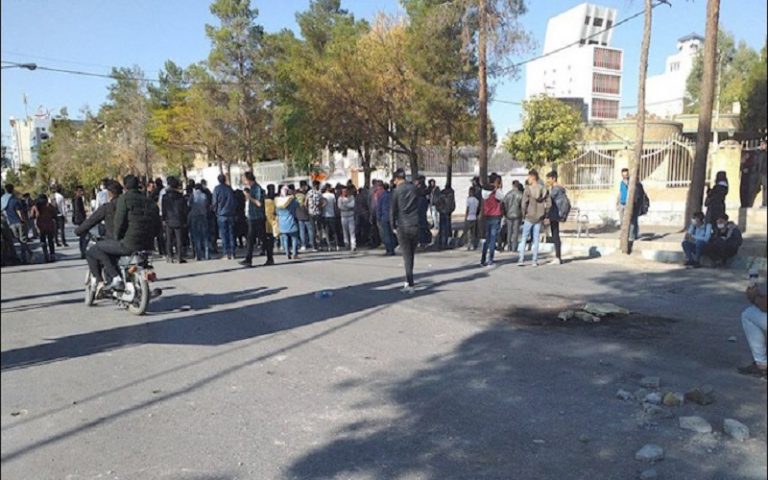 Iran’s Media Warns of Civil Disobedience by the Middle Class