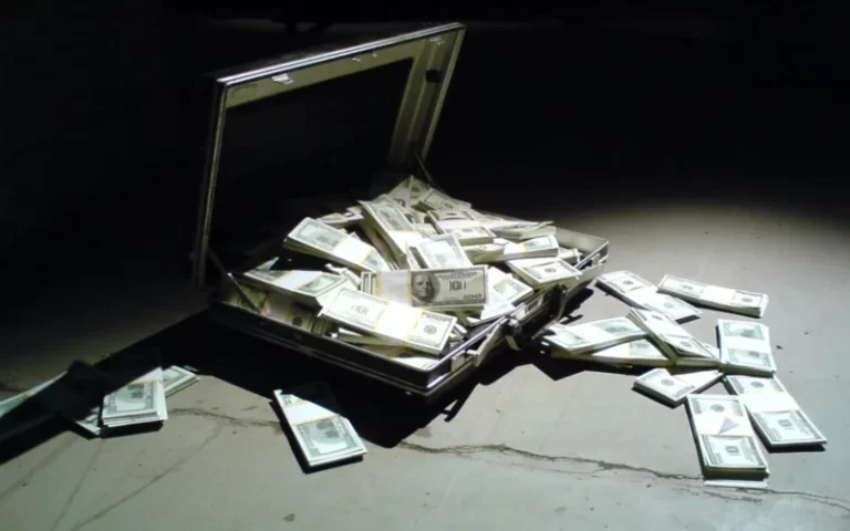 Iran: Astronomical Salaries and Public Misery