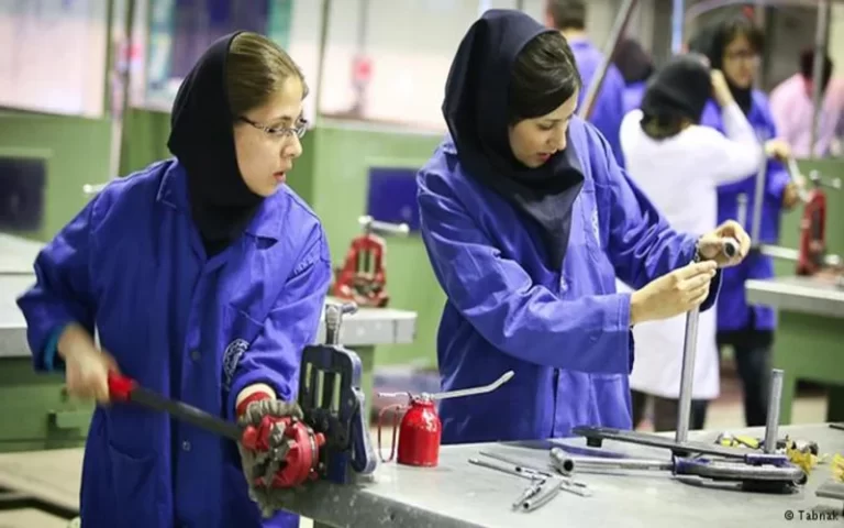 Women of Iran, at the Forefront of Dismissals and Redundancies