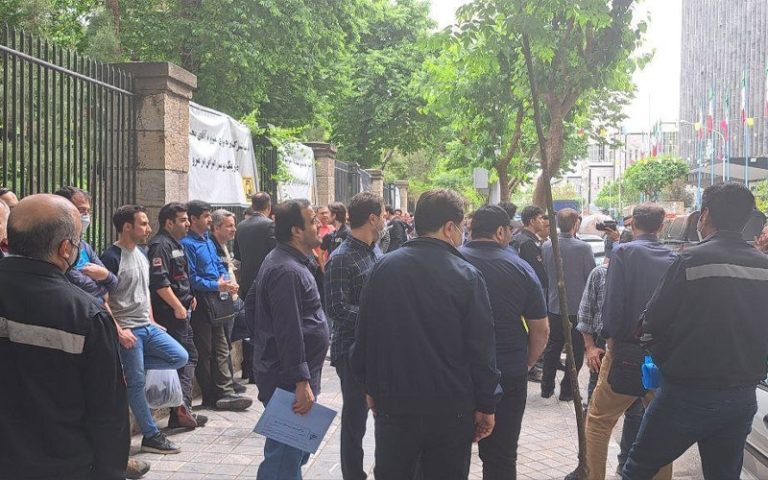 Iran’s Oil Industry Workers Continue Protests for Better Working Conditions, Human Rights