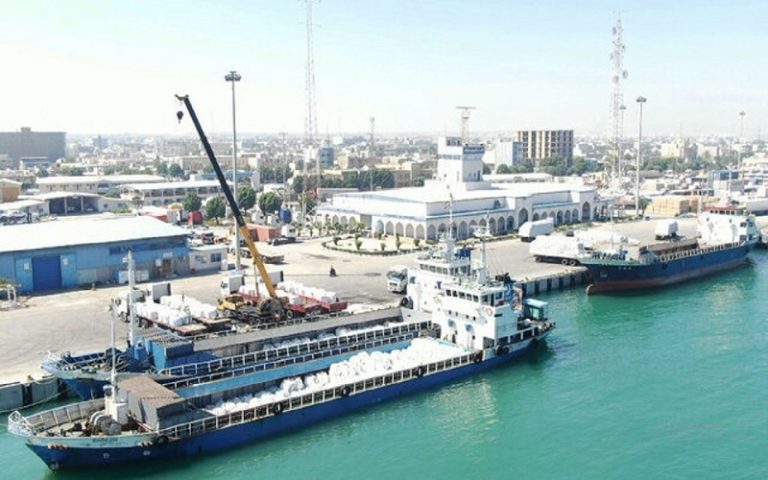 Iran’s Regime Covers Budget Deficit Through Taxation, Smuggling