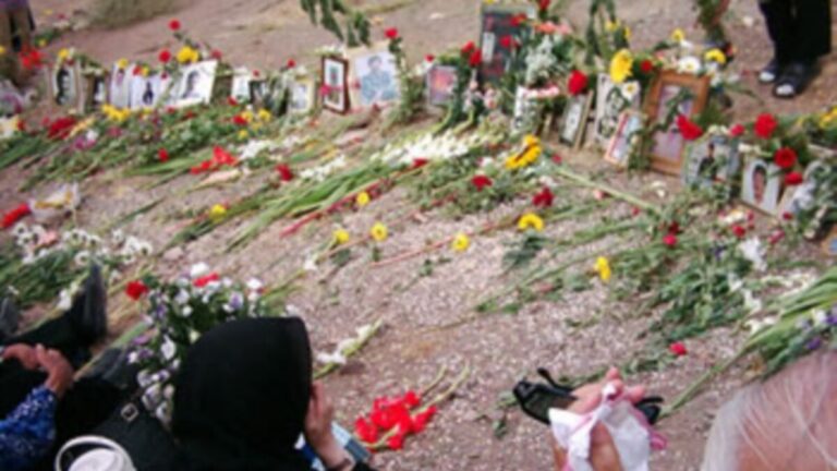 Iranian Authorities Destroy Graves of Political Prisoners Executed in the 1980s