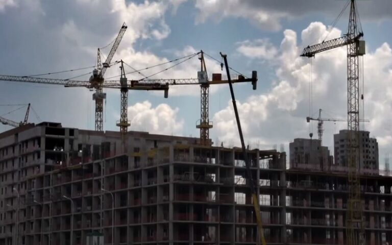 Iran’s Tenant Household Poverty Rate Rising to 40%, Parliament Reports