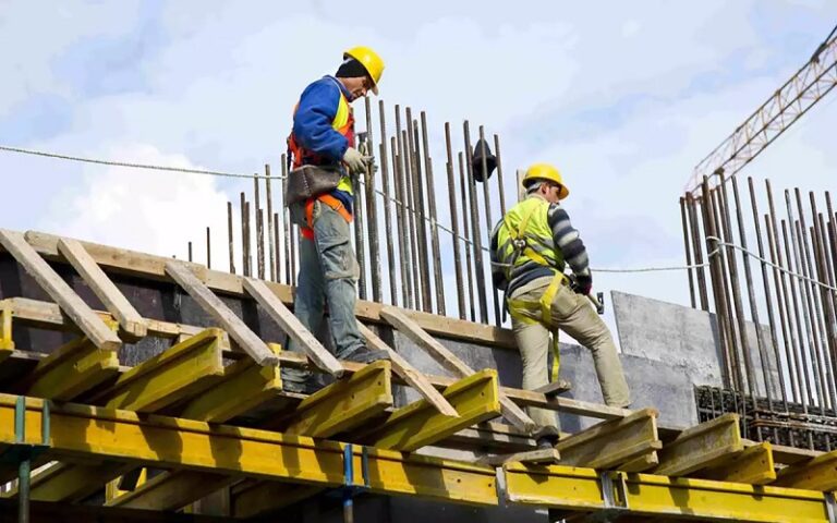 Daily Death of 27 and Annual Death of 10,000 Workers in Iran