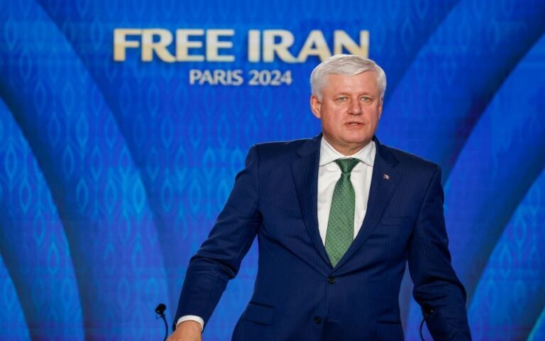 Stephen Harper Calls for Support of Iranian Resistance, Endorses Maryam Rajavi’s Vision for a Free Iran