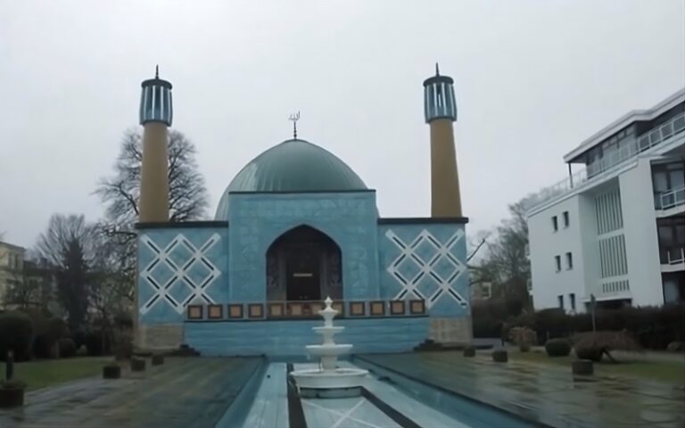 220 Pages of Documents Link the Islamic Center Hamburg to Khamenei’s Office