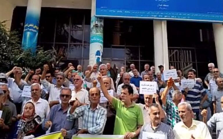 Salaries of Iranian Pensioners Increased by Equivalent of Four Loaves of Bread