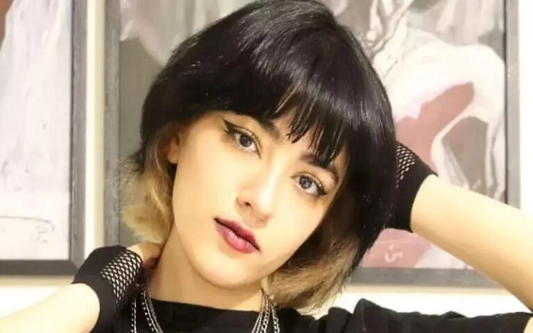 Iranian Authorities Block Roads to Burial Site of Teenager Killed by Security Forces