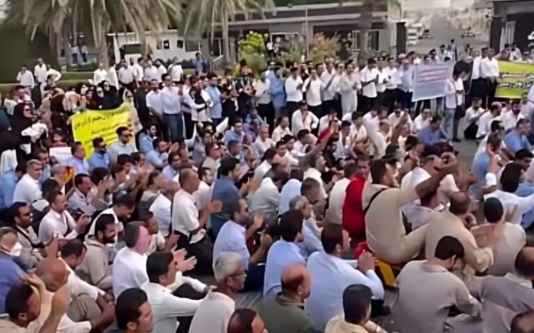 Fluctuations in Iran's Financial Markets; Workers' and Housing Applicants' Economic Protests