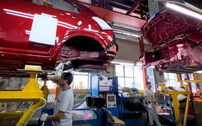 Two State-Owned Automakers in Iran Increased Their Prices By 30% Overnight