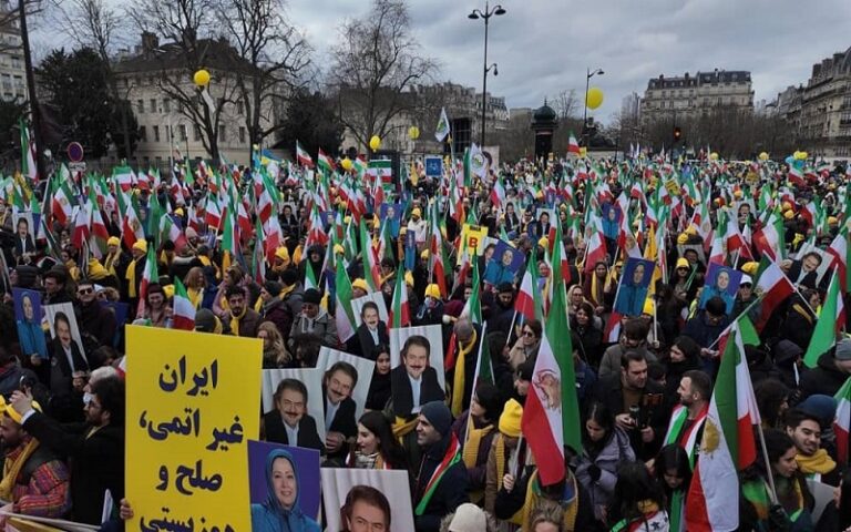 Thousands Rally in Paris for Iranian Democracy, Rejecting Theocracy and Monarchy