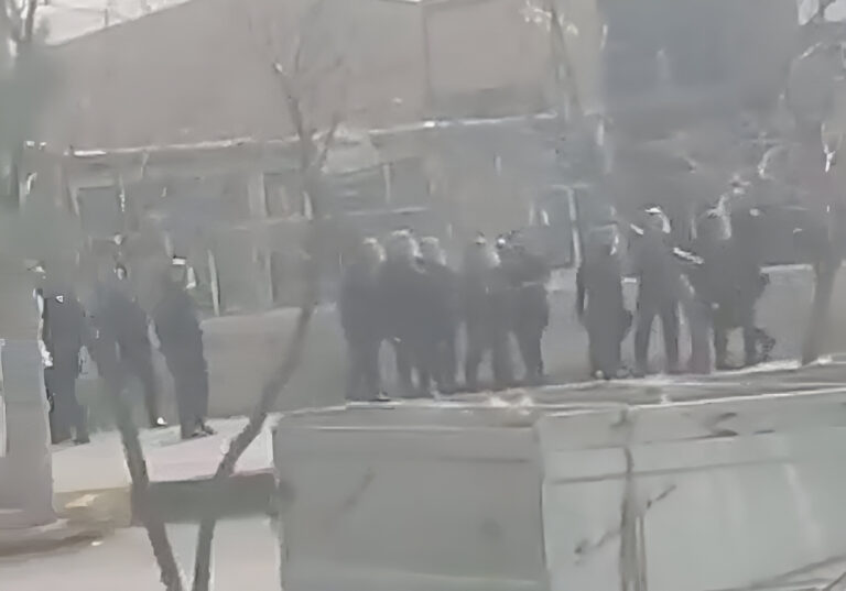 Isfahan Erupts Farmers Clash with Riot Forces in Shatur over the Plundering of Zayandeh Rud Waters