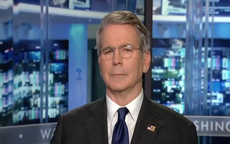 U.S. Treasury Secretary Consults Global Banks on Iranian Oil Sanctions