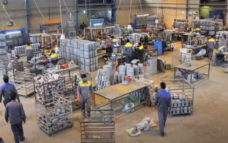 Iranian Workers Have No Table to Put Food on as Poverty and Destitution Intensify