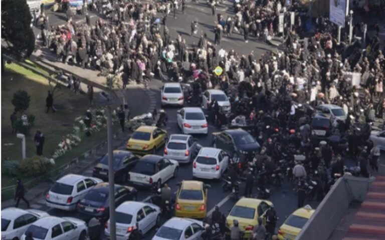 Mourners Chant ‘Death To Khamenei’ At Funeral of Iranian Uprising Martyr