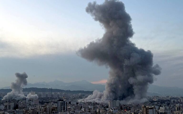 Day 33 of Iran War: War Will End Within Three Weeks, US President Says