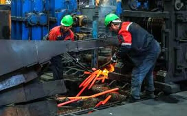 Steel Workers in Sistan and Baluchestan Face Uncertainty as Iran’s Economy Continues its Downspiral