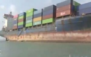 Tanker Trackers Vessel Grounded in the Strait of Hormuz Belongs to Iran's Oil Smuggling Network